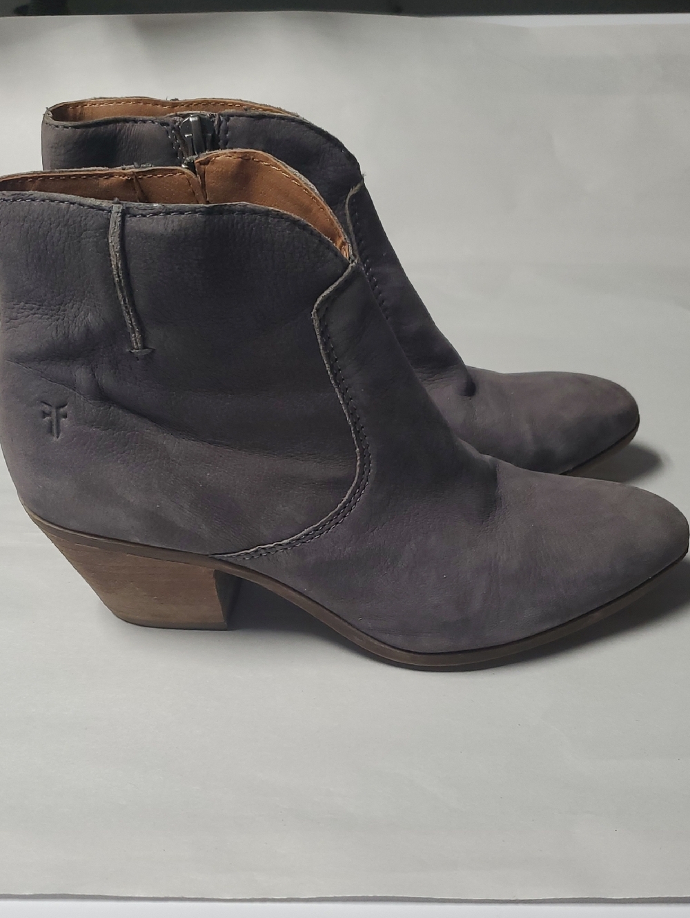 Frye Judith Seam Booties Size 6.5 Nubuck Leather JEA Grey